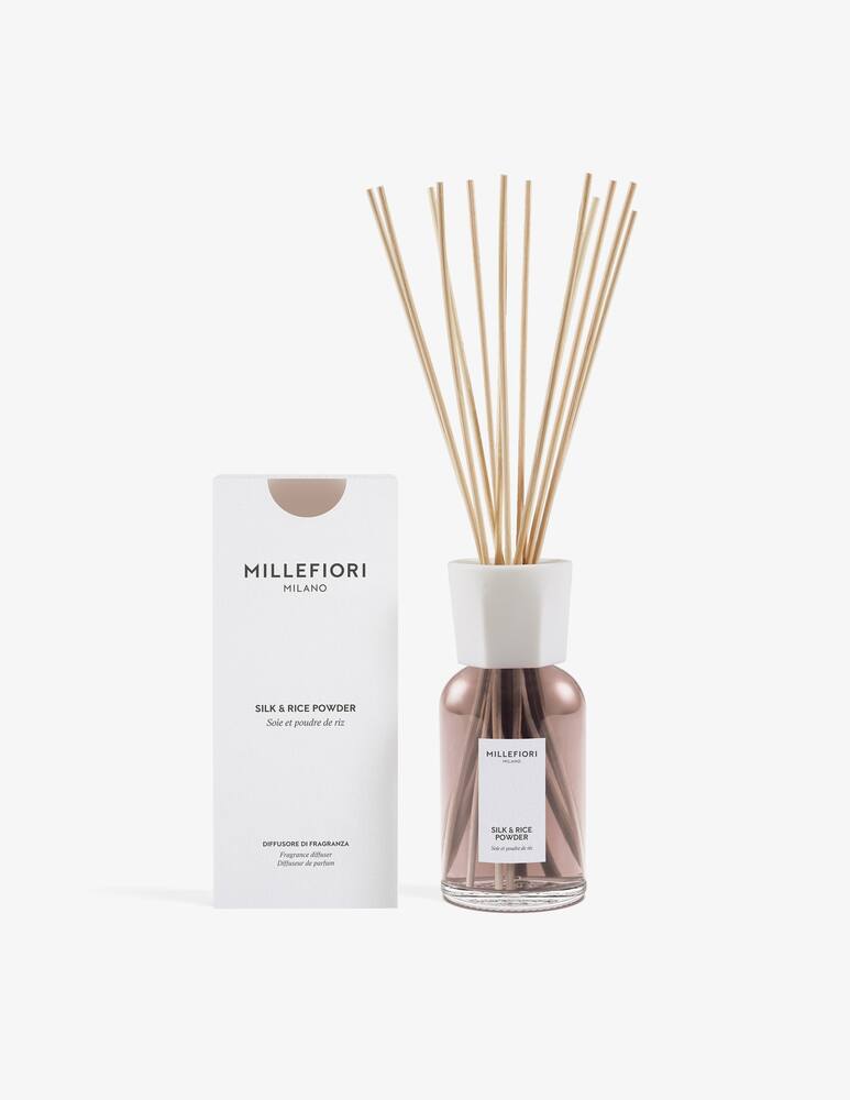 Millefiori Milano Diffusore a bastoncini 500 ml Silk & Rice Powder - immagine 2 Millefiori Milano Diffusore a bastoncini 500 ml Silk & Rice Powder - immagine 2