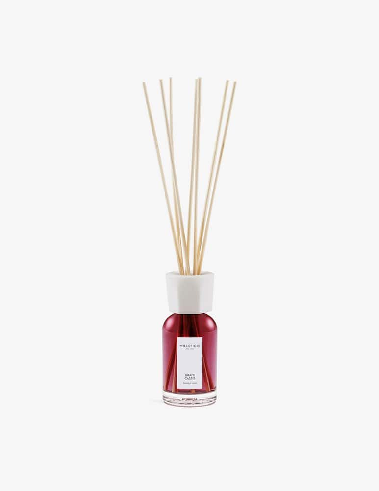 Millefiori Milano Diffusore a bastoncini 100 ml Grape Cassis - immagine 1 Millefiori Milano Diffusore a bastoncini 100 ml Grape Cassis - immagine 1