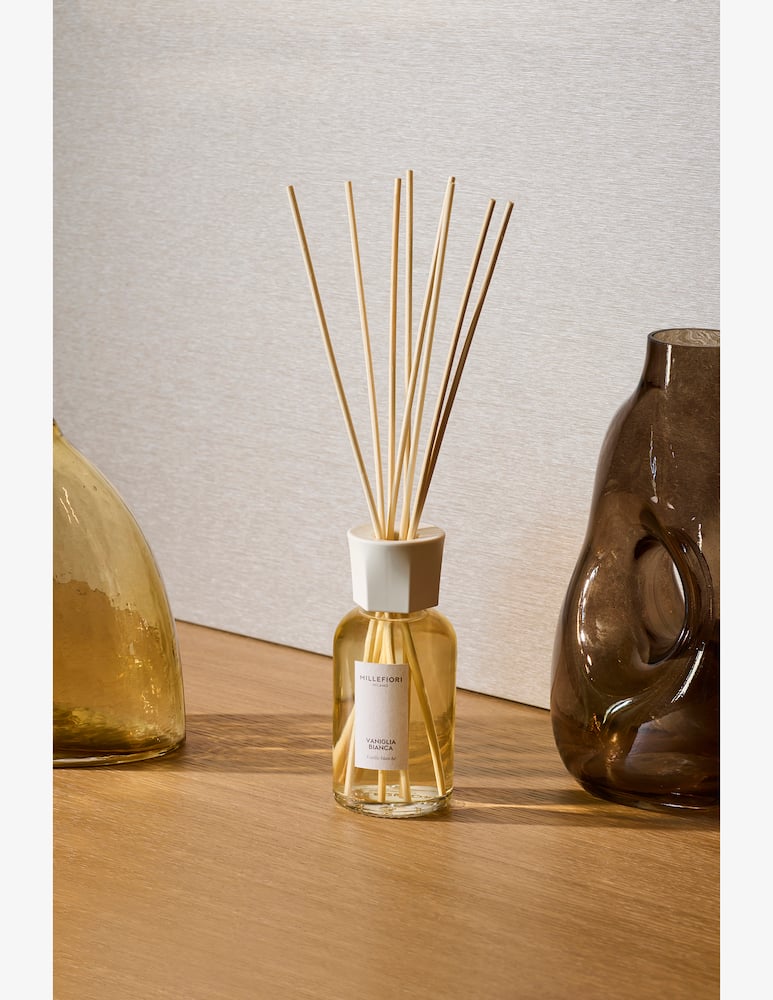 Millefiori Milano White Vanilla Reed Diffuser, 100ml - immagine 2 Millefiori Milano White Vanilla Reed Diffuser, 100ml - immagine 2