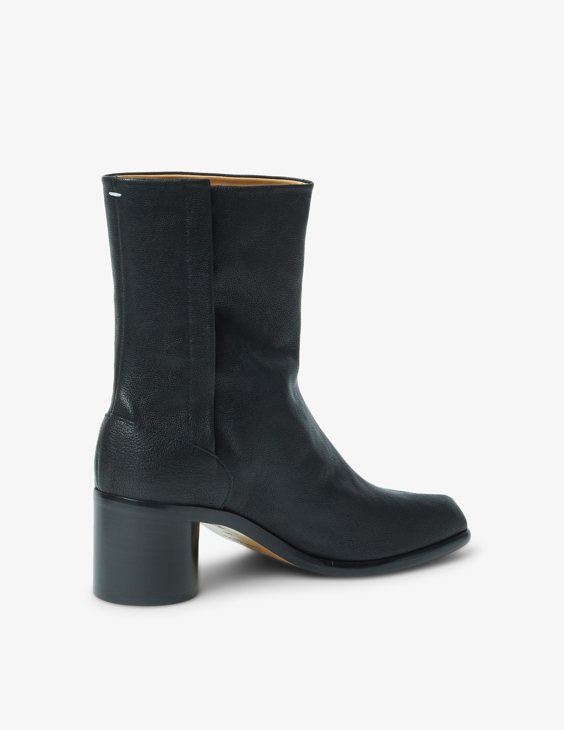 靴 Maison Margiela Made in ITALY Tabi boots Tabi leather ankle boots in black - Maison Margiela | Mytheresa