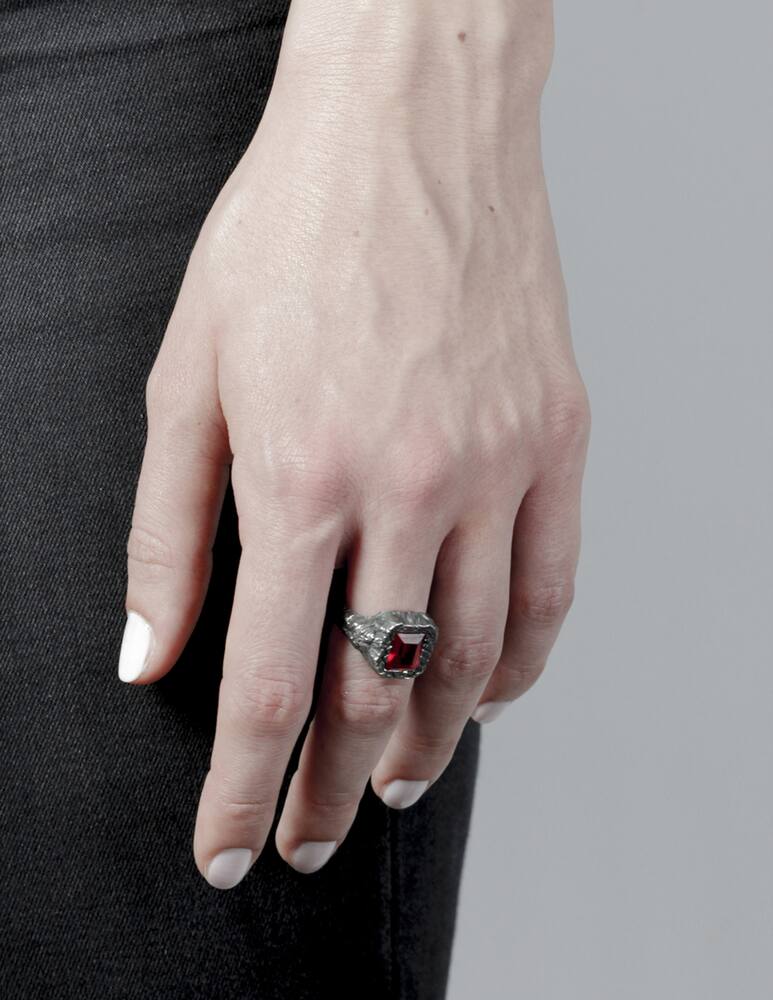 rinascente NOVE25 Chevalier roccia pietra rettangolare