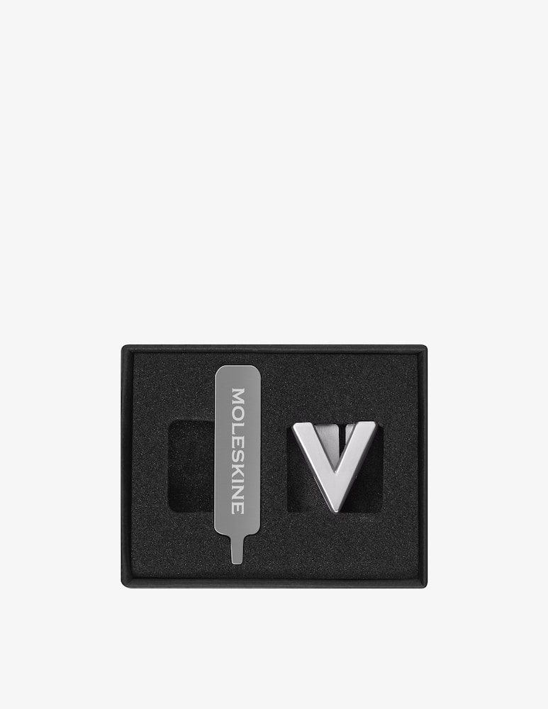 rinascente Moleskine Pin V