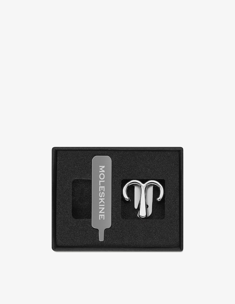 rinascente Moleskine Pins Aries