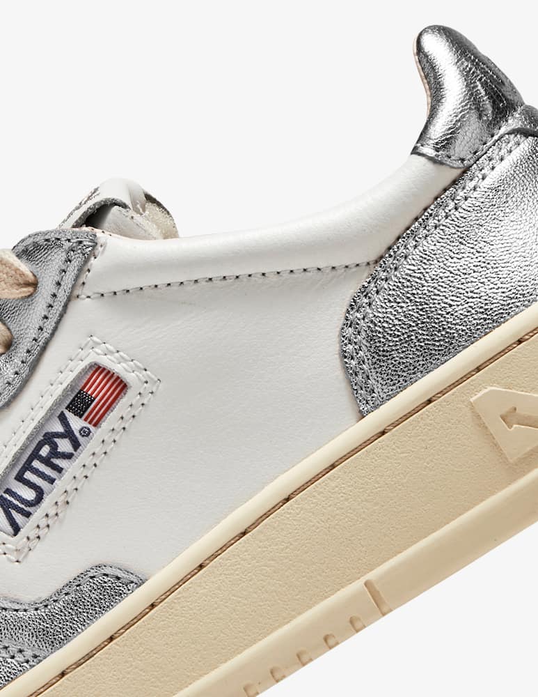 AUTRY Medalist low leather sneakers - picture 6 AUTRY Medalist low leather sneakers - picture 6