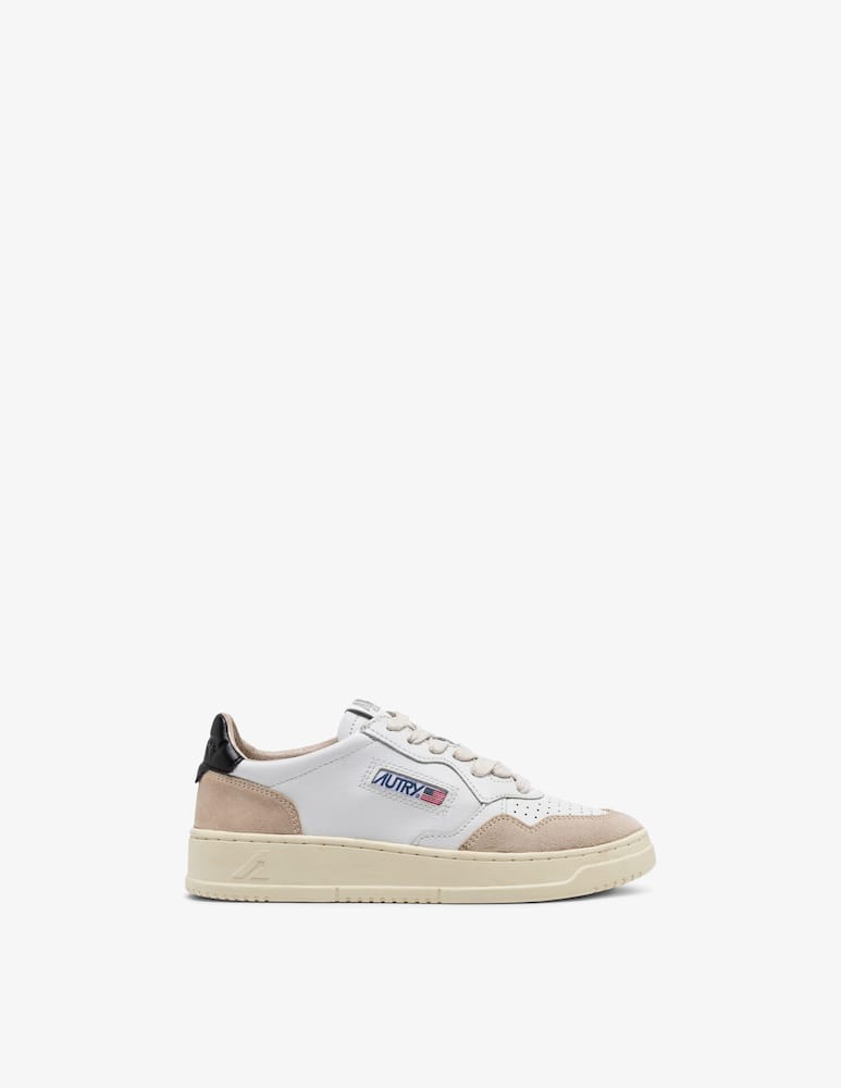 AUTRY Medalist low-top sneakers - picture 1 AUTRY Medalist low-top sneakers - picture 1