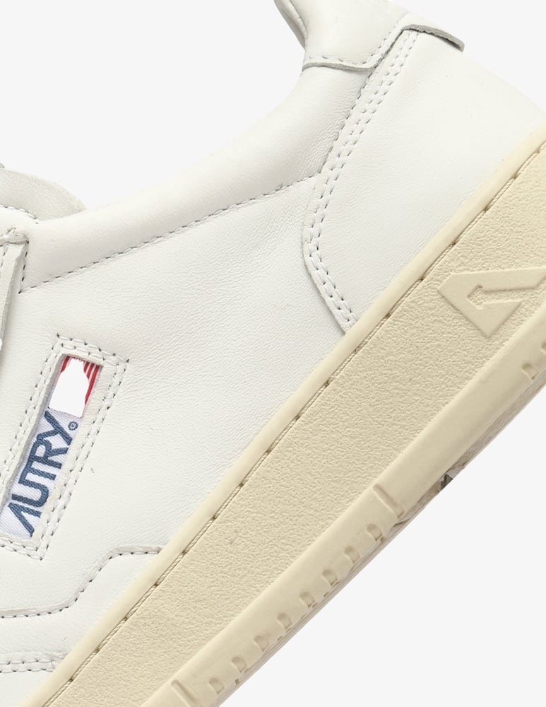 AUTRY Medalist low sneakers - picture 6 AUTRY Medalist low sneakers - picture 6