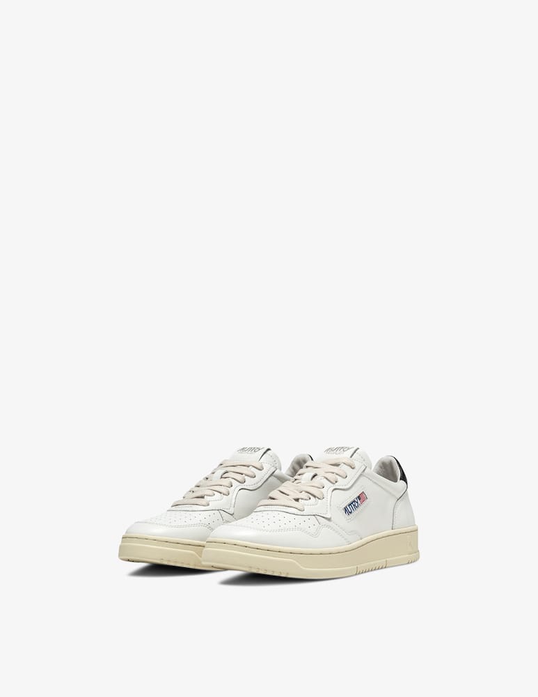 AUTRY Medalist low sneakers - picture 2 AUTRY Medalist low sneakers - picture 2