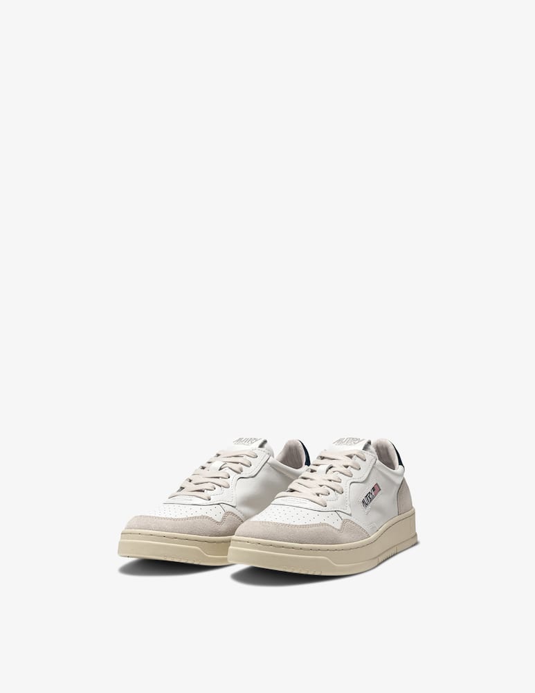 AUTRY Medalist low sneakers - picture 2 AUTRY Medalist low sneakers - picture 2
