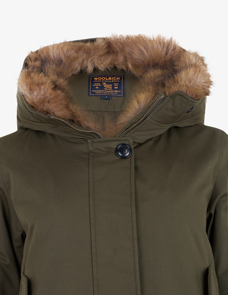 Woolrich Short cotton parka with faux fur - picture 3 Woolrich Short cotton parka with faux fur - picture 3