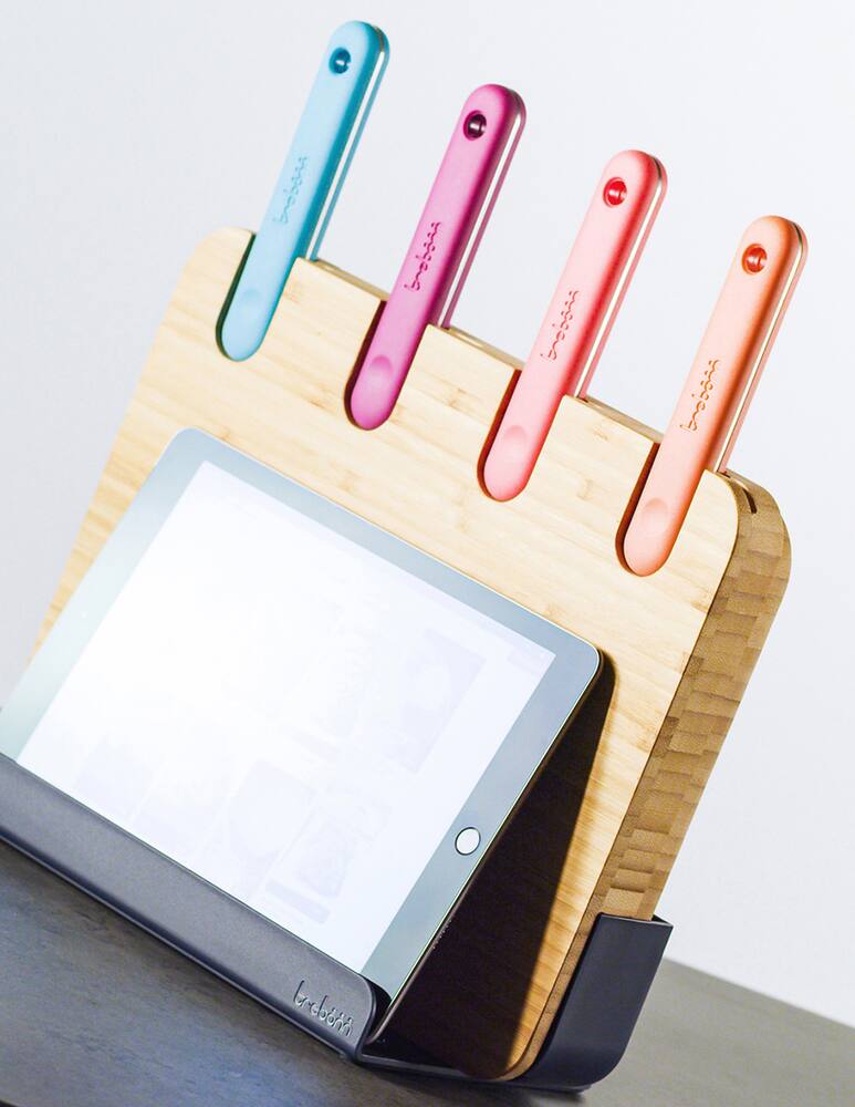 rinascente Trebonn Block With Four Japanese Knives And Bamboo Cutting Board - Grey