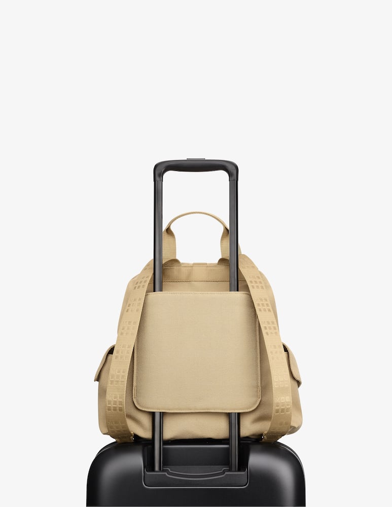 Moleskine The Legendary Travel Backpack M - picture 5 Moleskine The Legendary Travel Backpack M - picture 5