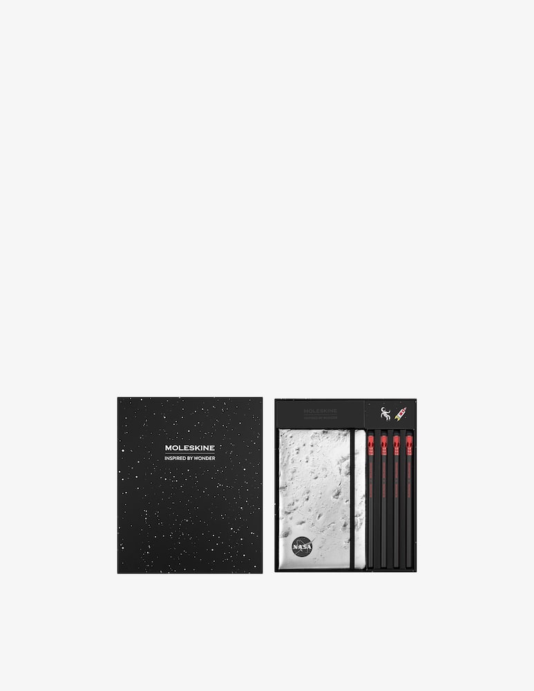 rinascente Moleskine Nasa Set 2 pins + 1 large lined notebook + 4 pencils