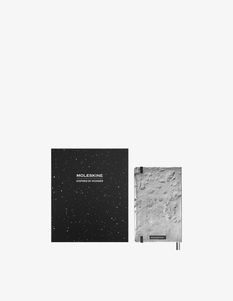 rinascente Moleskine Nasa Set 2 pins + 1 large lined notebook + 4 pencils