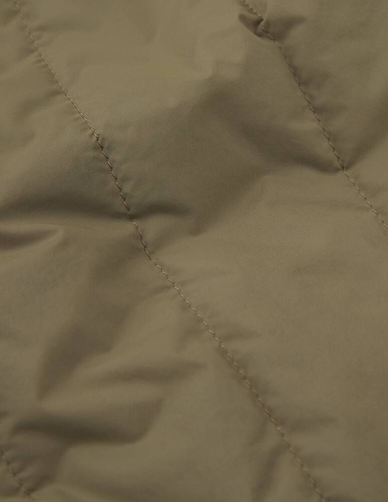 Slowear Montedoro Regular-fit padded shirt in water-repellent technical fabric - picture 9 Slowear Montedoro Regular-fit padded shirt in water-repellent technical fabric - picture 9