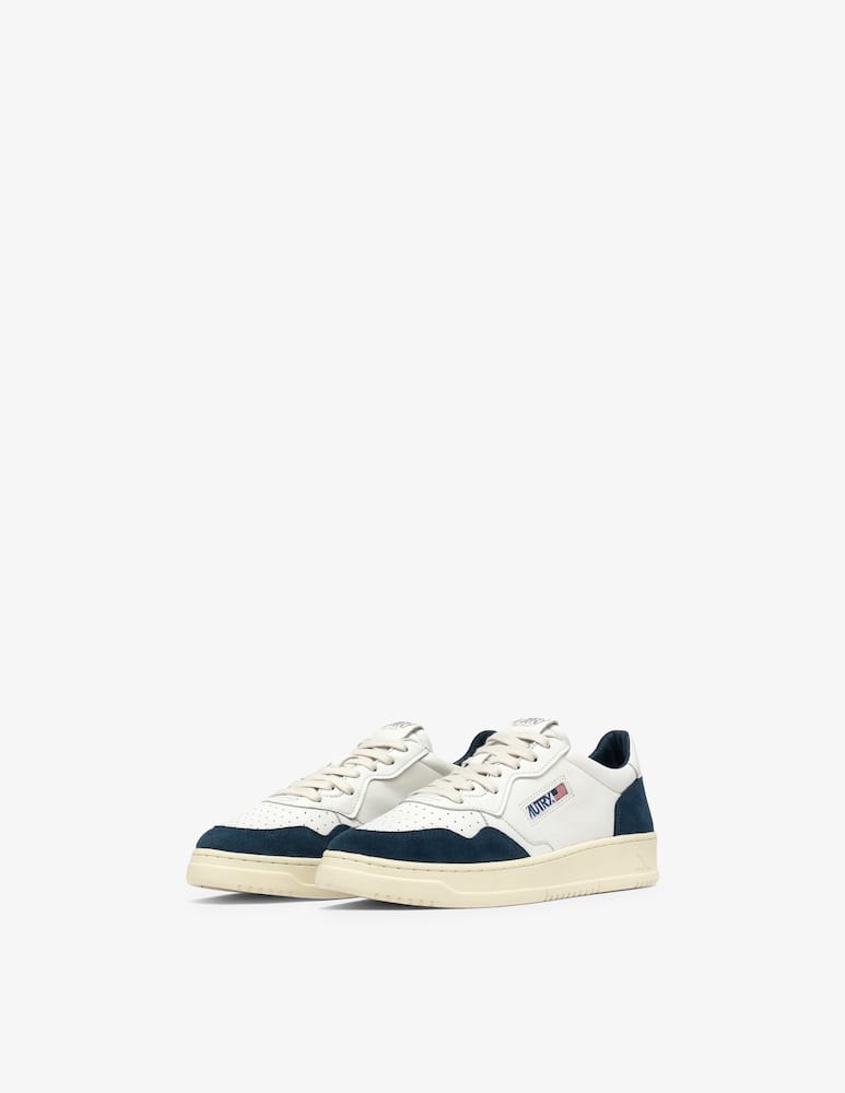AUTRY Medalist low sneakers - picture 2 AUTRY Medalist low sneakers - picture 2
