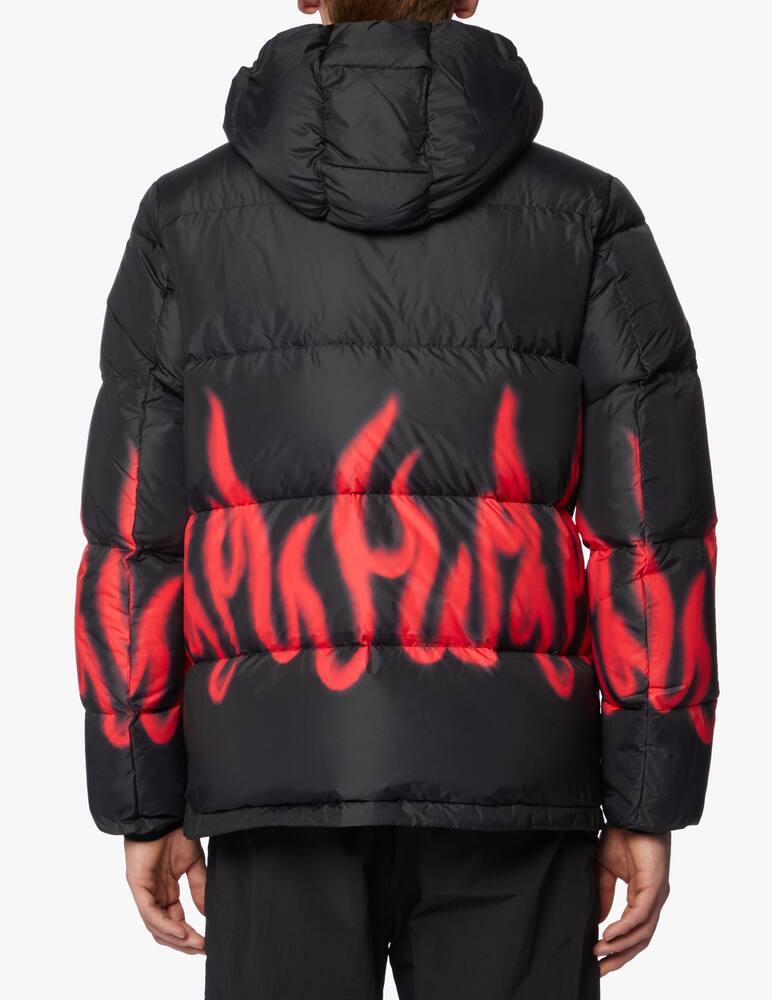 rinascente Vision of Super Piumino con fiamme