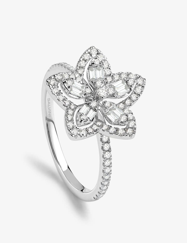 rinascente Salvini White gold ring with 0,57 ct. diamonds