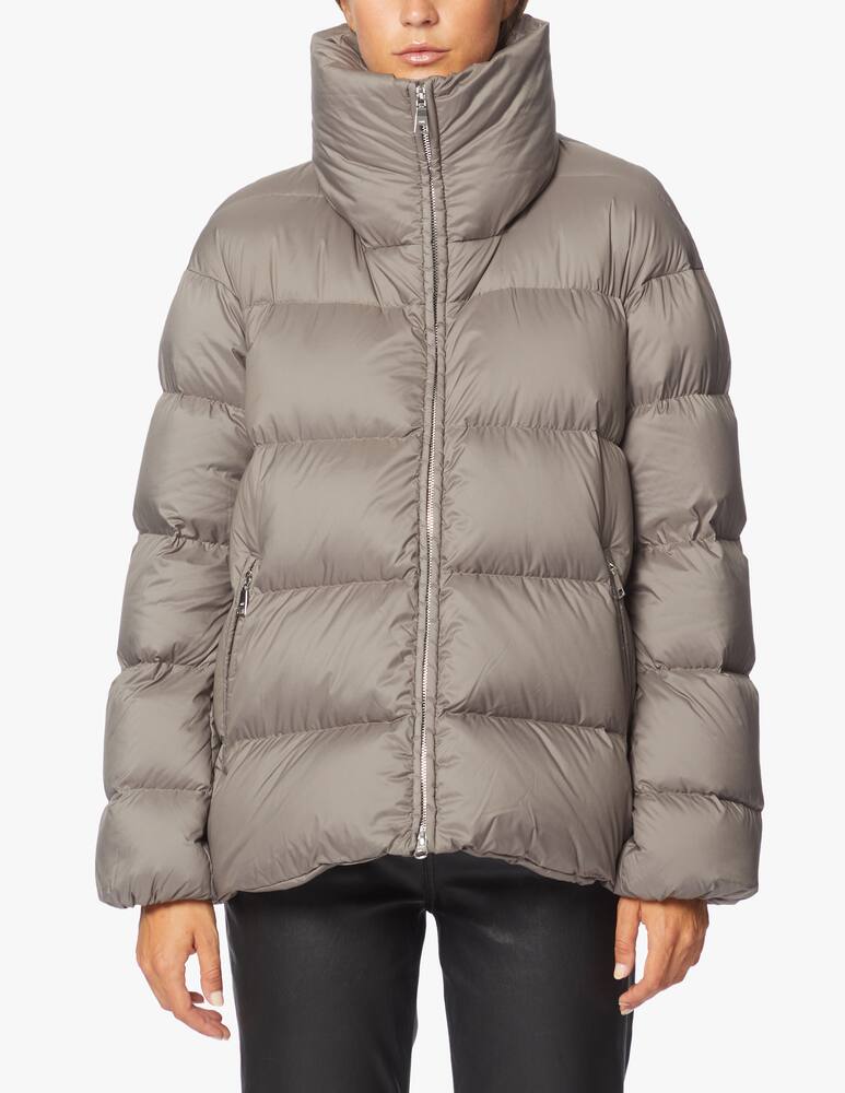 Add Short down jacket - picture 4 Add Short down jacket - picture 4