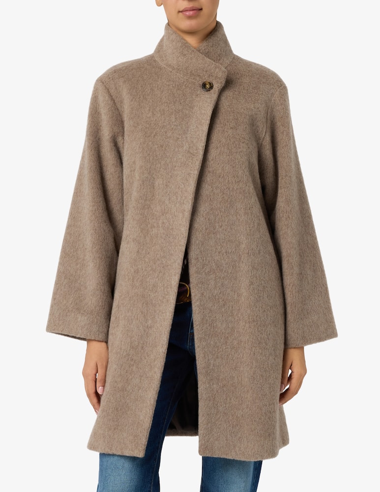 EMME Mongolian coat - picture 1 EMME Mongolian coat - picture 1