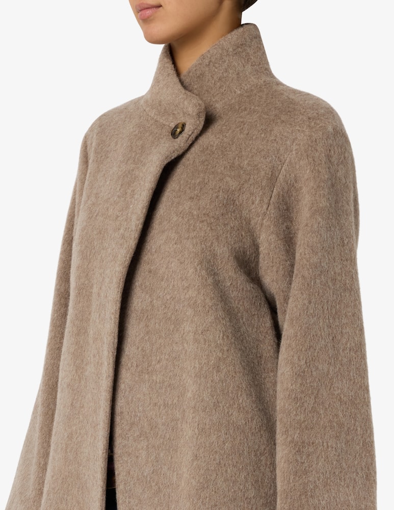 EMME Mongolian coat - picture 4 EMME Mongolian coat - picture 4