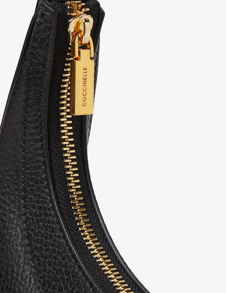 Coccinelle Borsa mezza luna Whisper - immagine 4 Coccinelle Borsa mezza luna Whisper - immagine 4