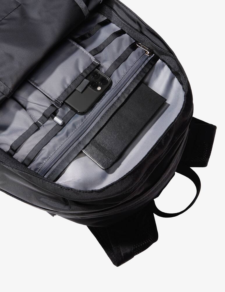 The North Face Hot Shot Se Backpack Black-Tnf White-Npf - picture 5 The North Face Hot Shot Se Backpack Black-Tnf White-Npf - picture 5