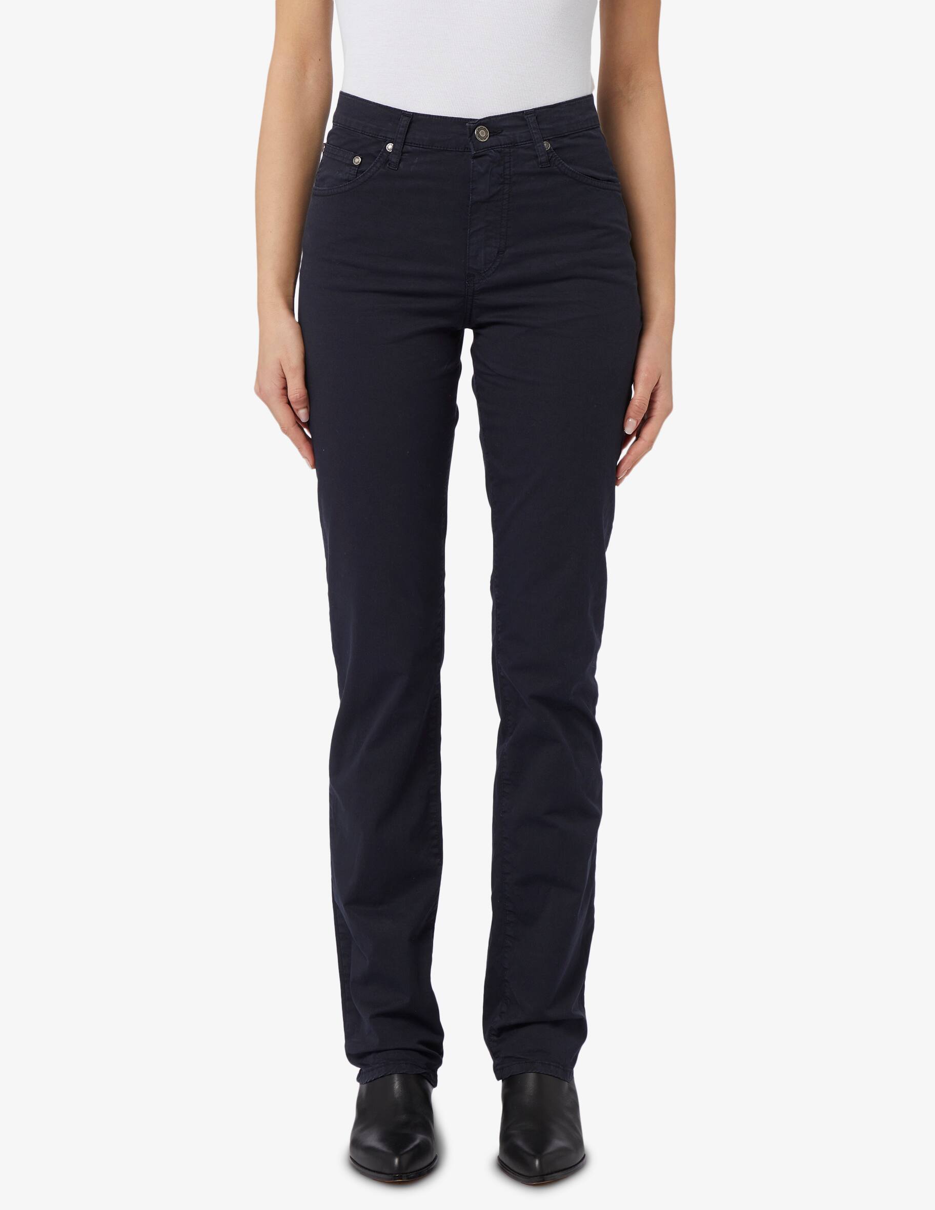 Shop Elizabeth Ascot Classic trousers on Rinascente