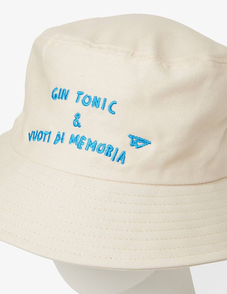 rinascente Linea Daria Gin tonic e vuoti di memoria cappello bucket