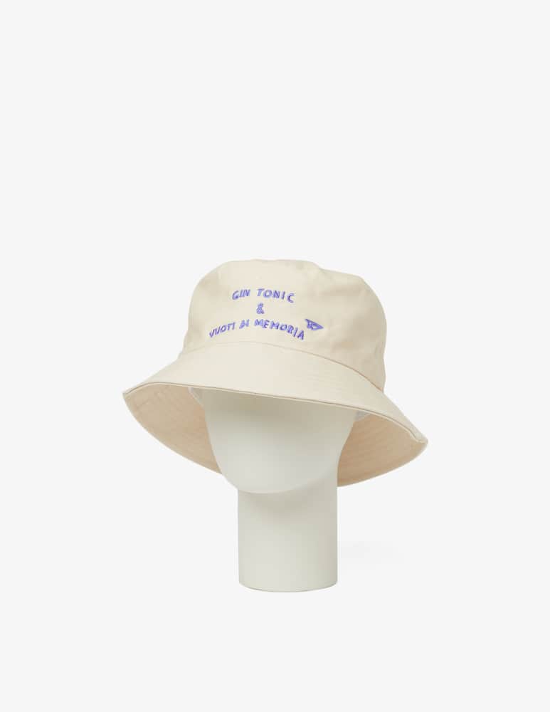 rinascente Linea Daria Gin tonic e vuoti di memoria cappello bucket