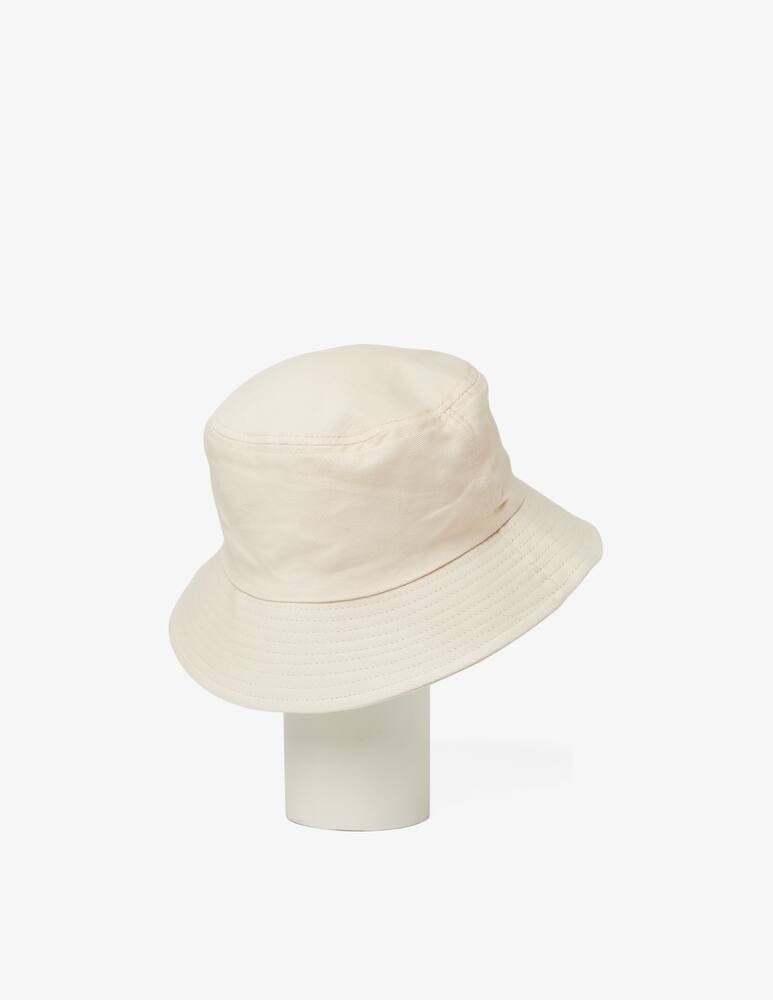 rinascente Linea Daria Gin tonic e vuoti di memoria cappello bucket