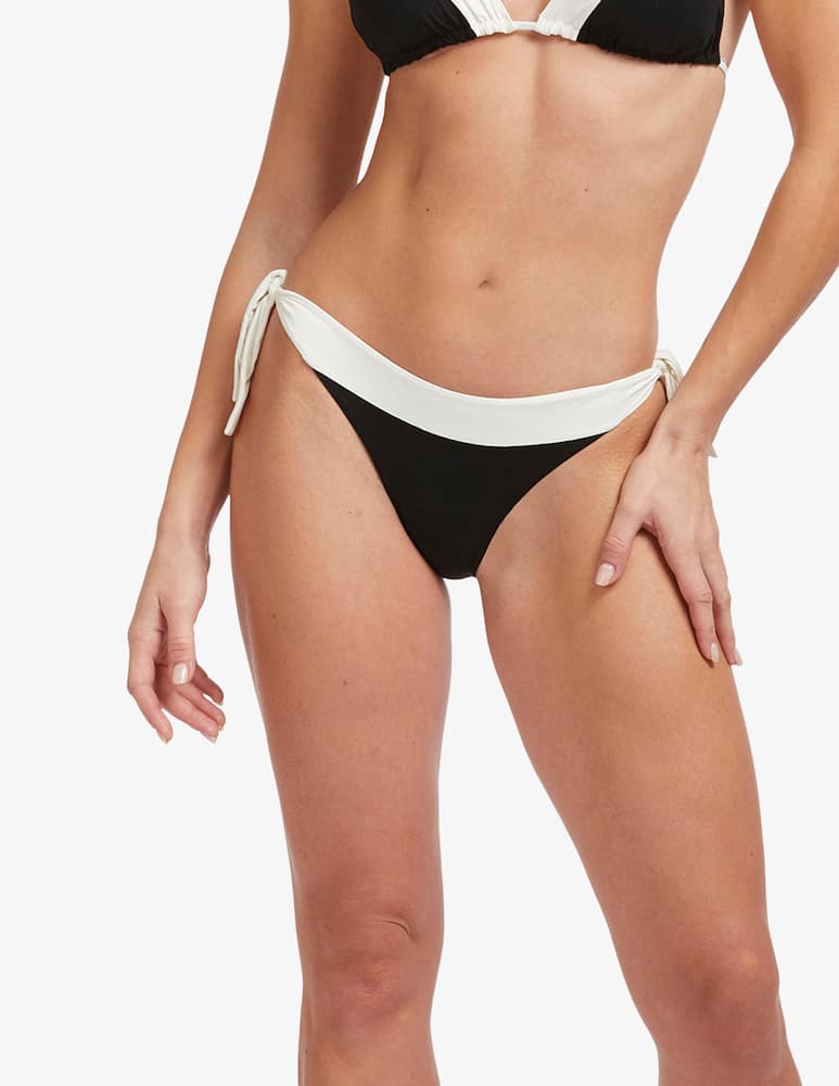 Fisico Bikini slip fiocchi - immagine 1 Fisico Bikini slip fiocchi - immagine 1