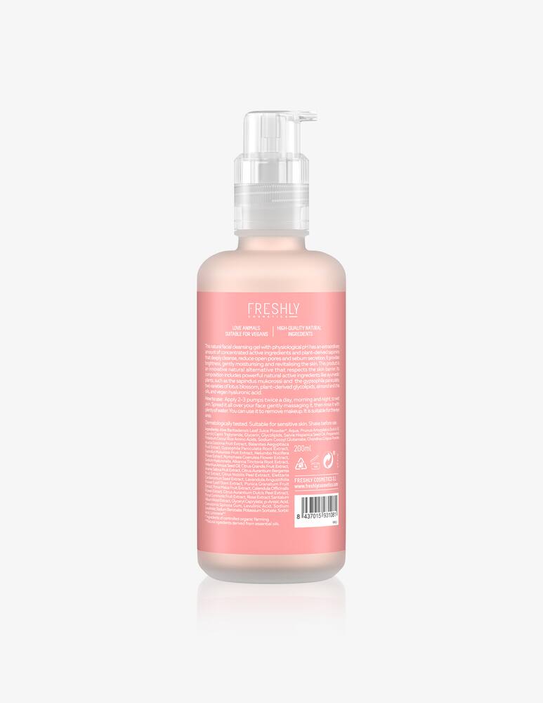 rinascente Freshly Cosmetics Rose Quartz Facial Cleanser WOW