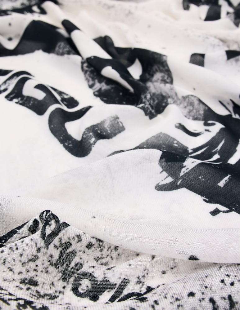 rinascente Desigual Foulard lettering