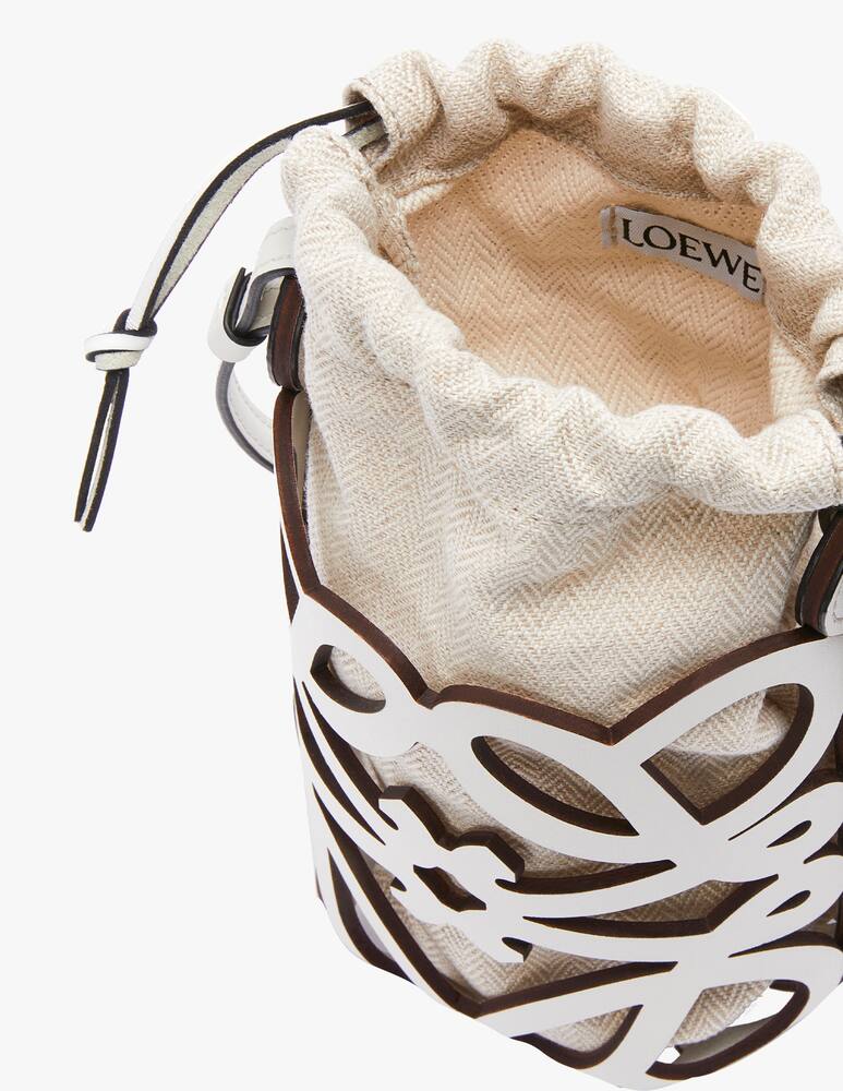 LOEWE Anagram Cut-Out pocket bag - picture 4 LOEWE Anagram Cut-Out pocket bag - picture 4