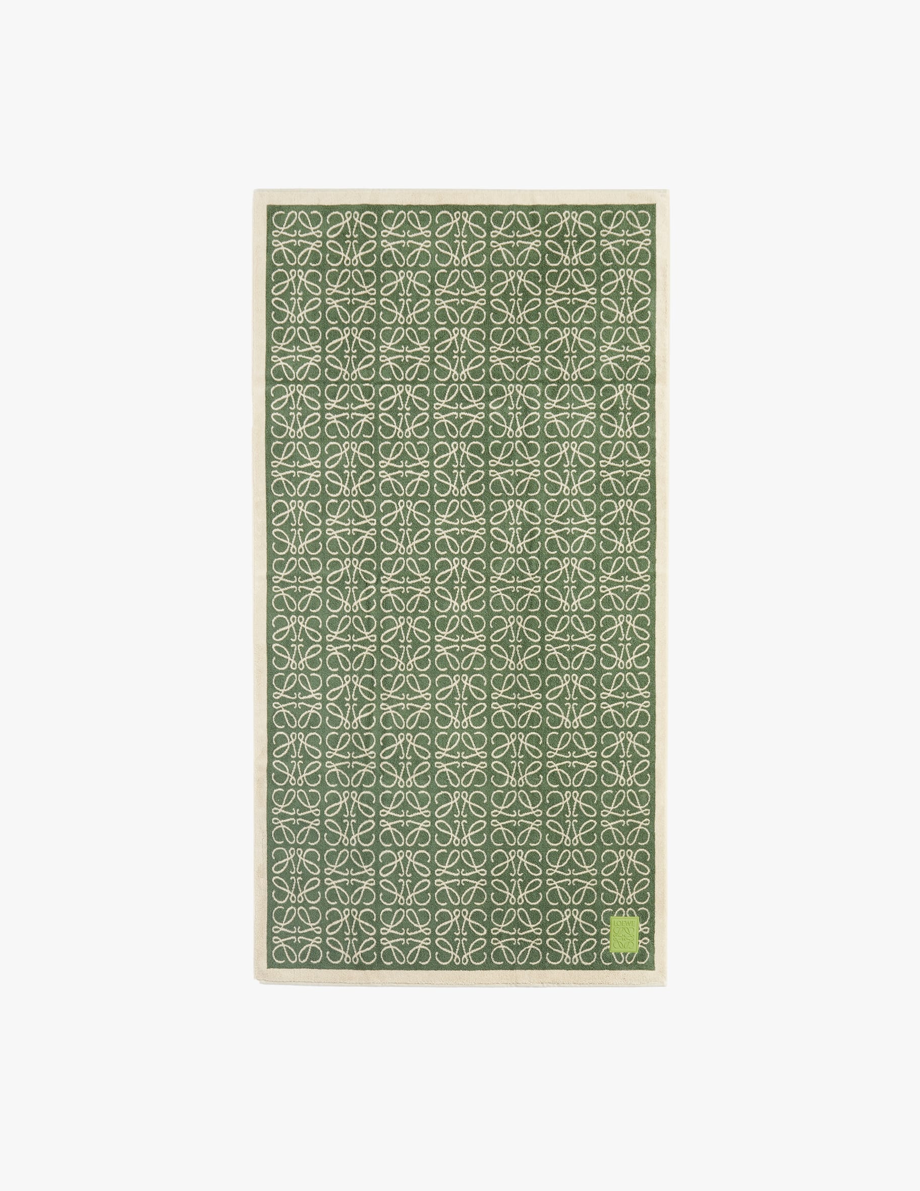 Shop LOEWE Anagram towel in cotton on Rinascente