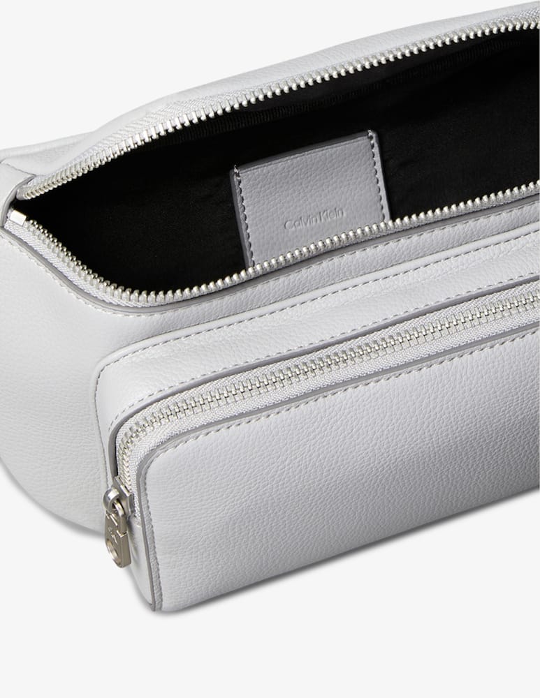 Calvin Klein Cargo waistbag - picture 2 Calvin Klein Cargo waistbag - picture 2