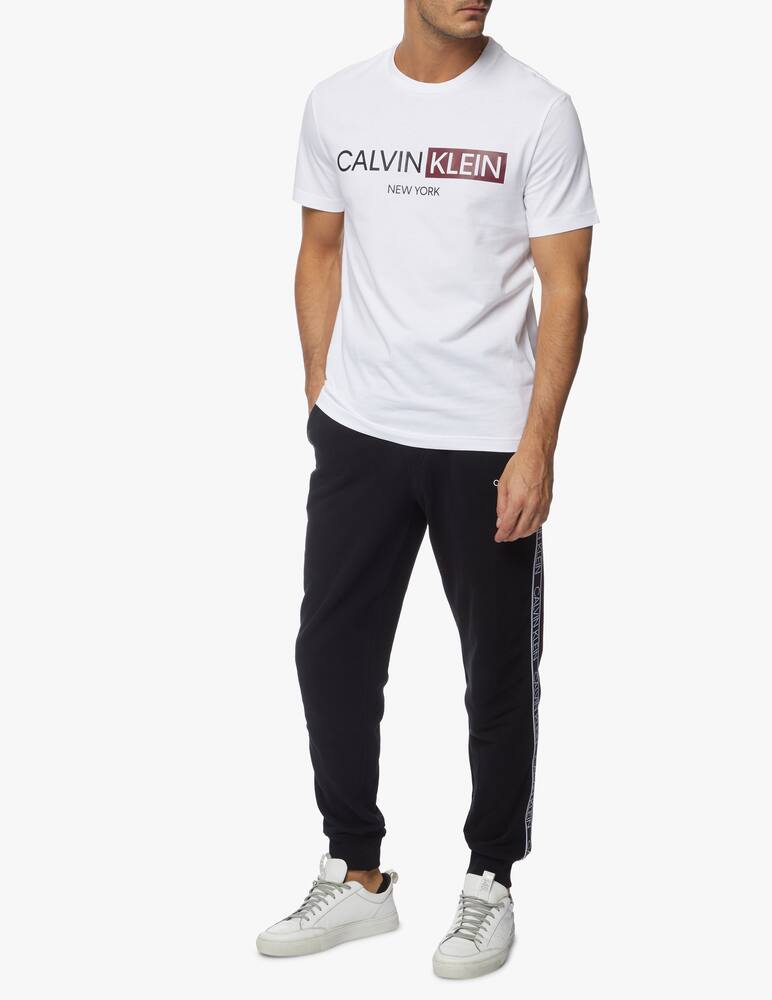 Calvin Klein Logo T-shirt - picture 2 Calvin Klein Logo T-shirt - picture 2