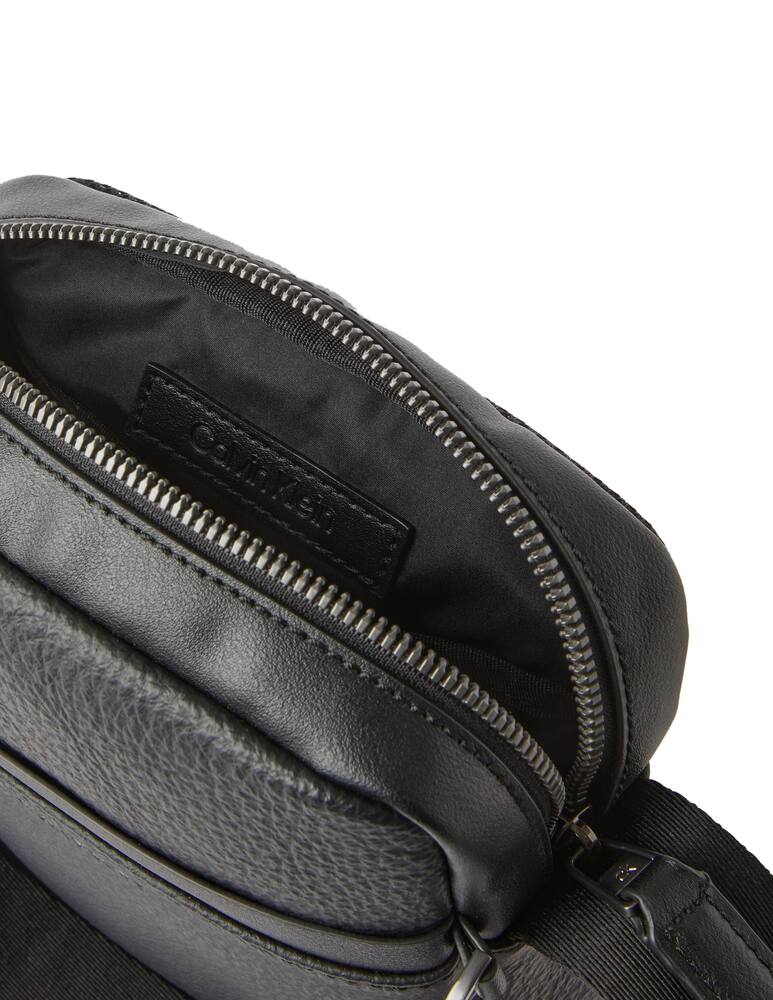 rinascente Calvin Klein Warmth reporter bag - black