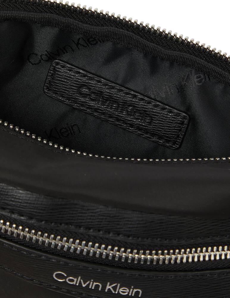 Calvin Klein Repreve in nylon waistbag - black - picture 4 Calvin Klein Repreve in nylon waistbag - black - picture 4