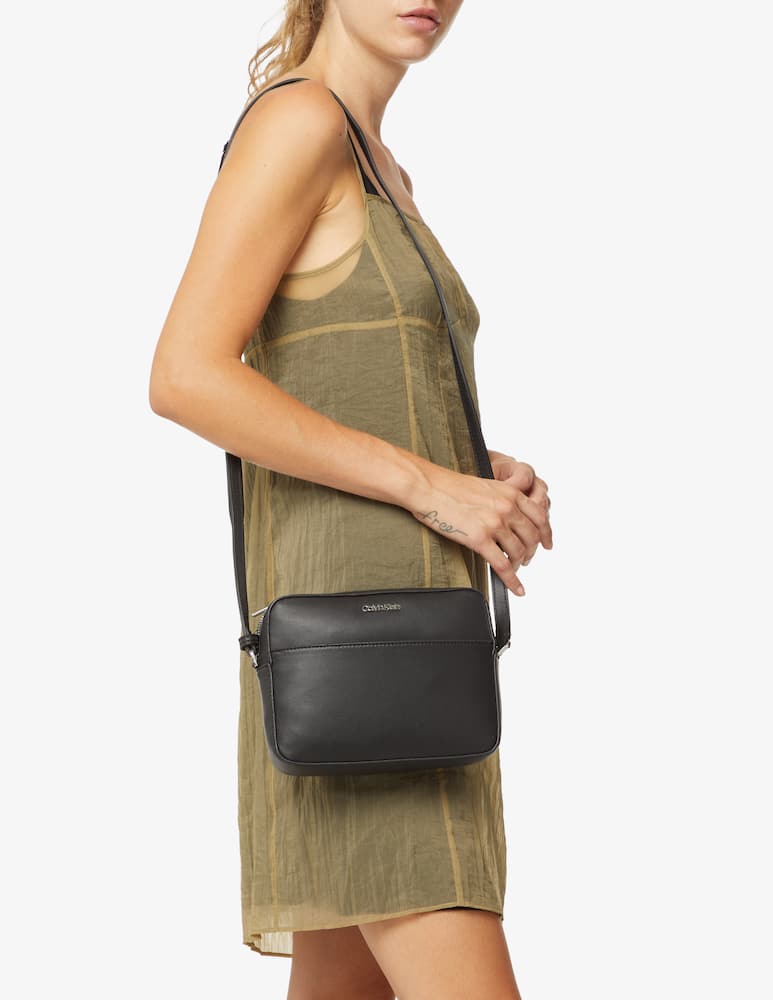 rinascente Calvin Klein Borsa a tracolla CK Must - Nero