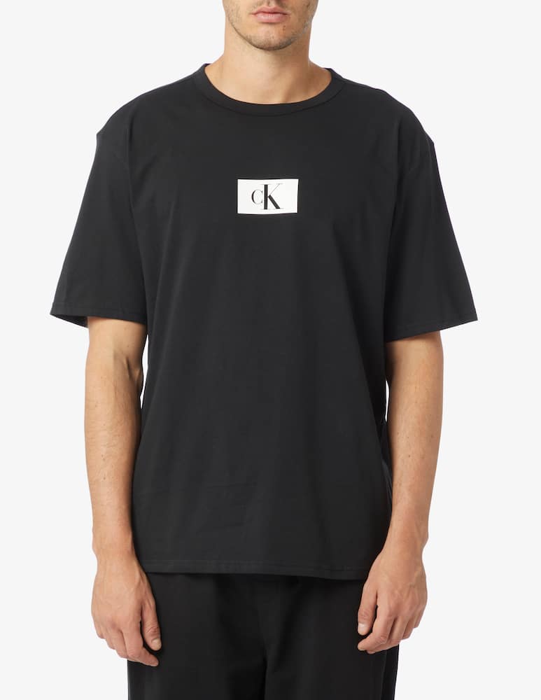 Calvin Klein T-shirt - picture 1 Calvin Klein T-shirt - picture 1