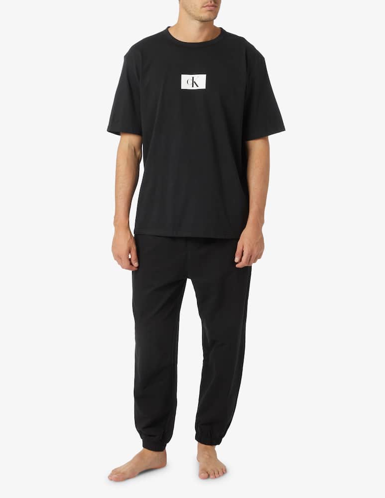 Calvin Klein T-shirt - picture 2 Calvin Klein T-shirt - picture 2