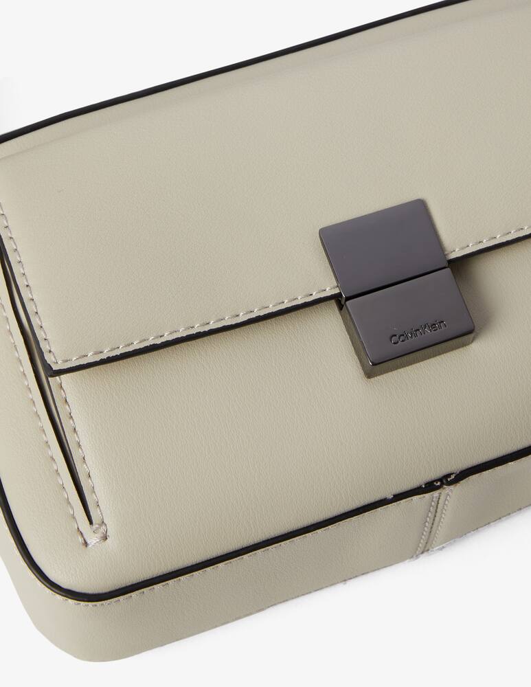 rinascente Calvin Klein Porta macchina fotografica iconic hardware 