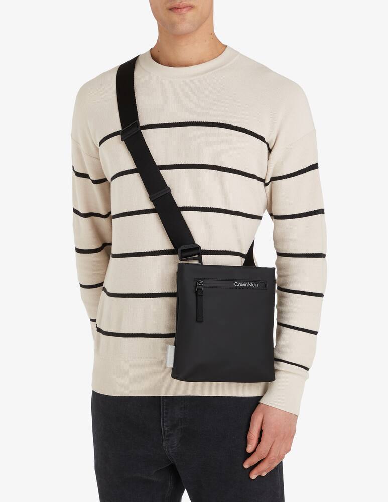 rinascente Calvin Klein Borsello rubberized conv flat