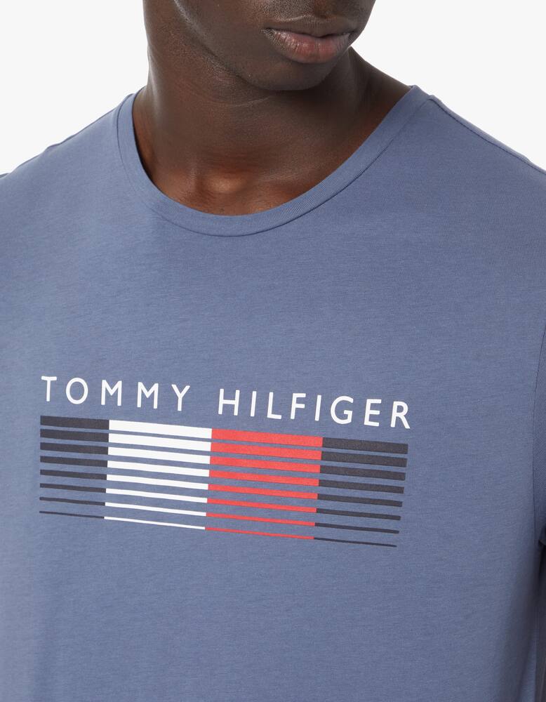 Tommy Hilfiger Maglietta girocollo degrade flag - immagine 5 Tommy Hilfiger Maglietta girocollo degrade flag - immagine 5