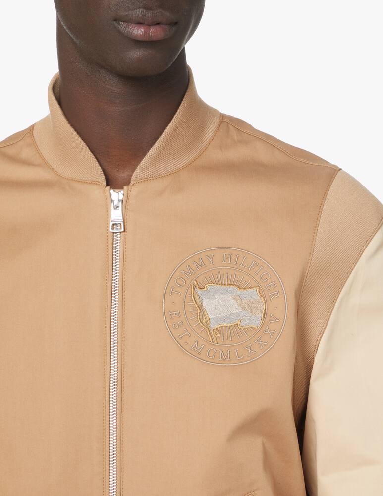 Tommy Hilfiger Giacca bomber varsity in cotone - beige - immagine 4 Tommy Hilfiger Giacca bomber varsity in cotone - beige - immagine 4