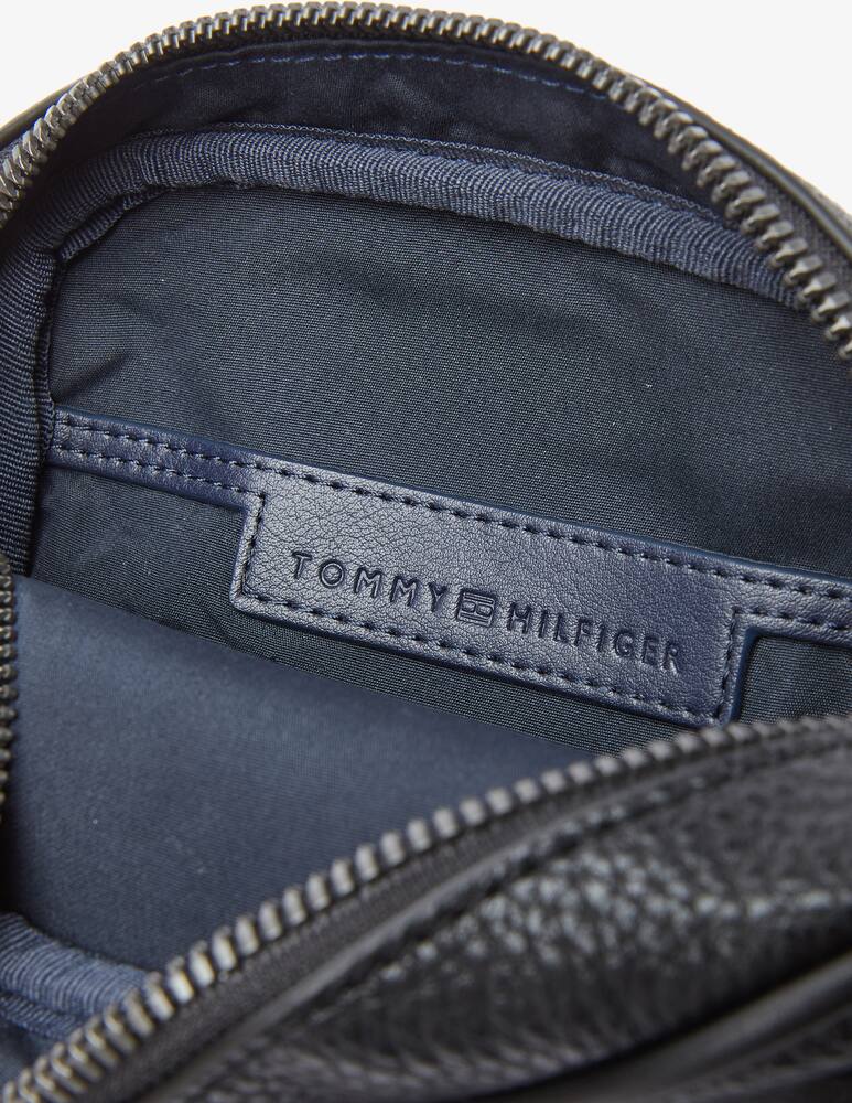 rinascente Tommy Hilfiger Embossed logo reporter bag - Black