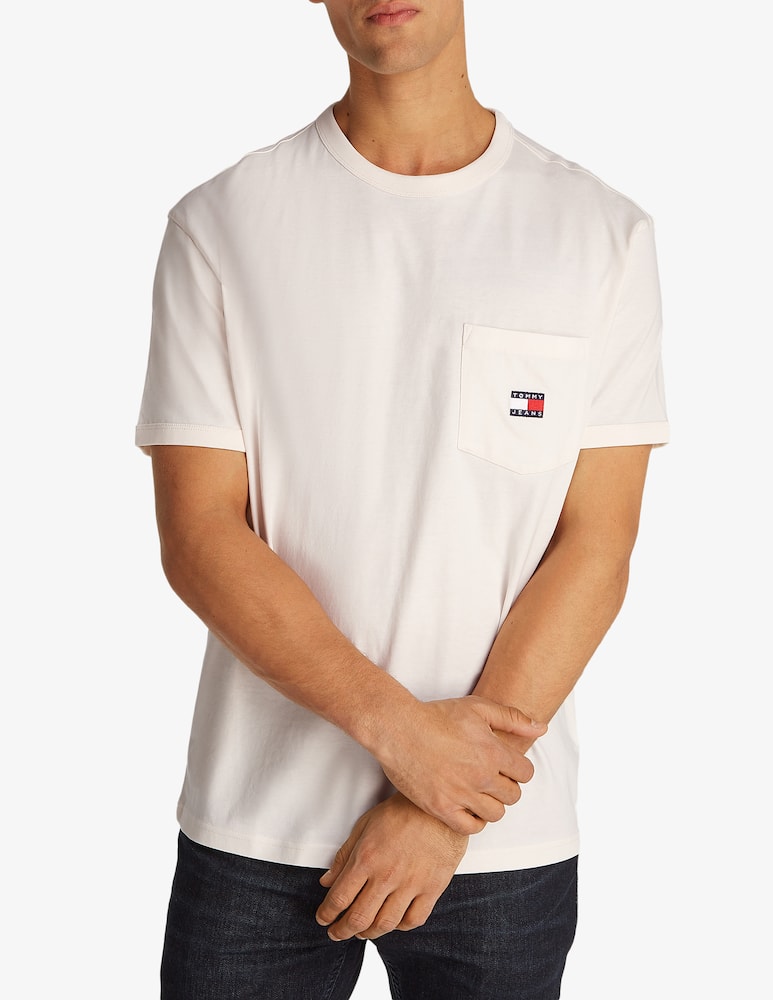 Tommy Jeans Regular fit pocket badge t-shirt - picture 1 Tommy Jeans Regular fit pocket badge t-shirt - picture 1