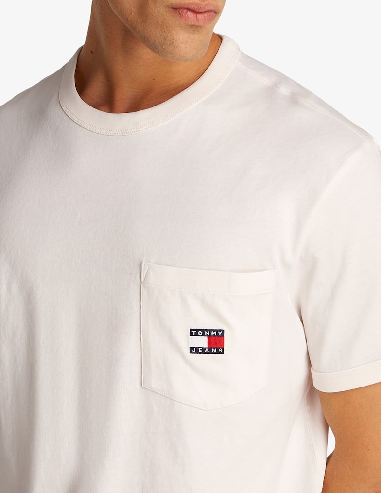Tommy Jeans Regular fit pocket badge t-shirt - picture 3 Tommy Jeans Regular fit pocket badge t-shirt - picture 3