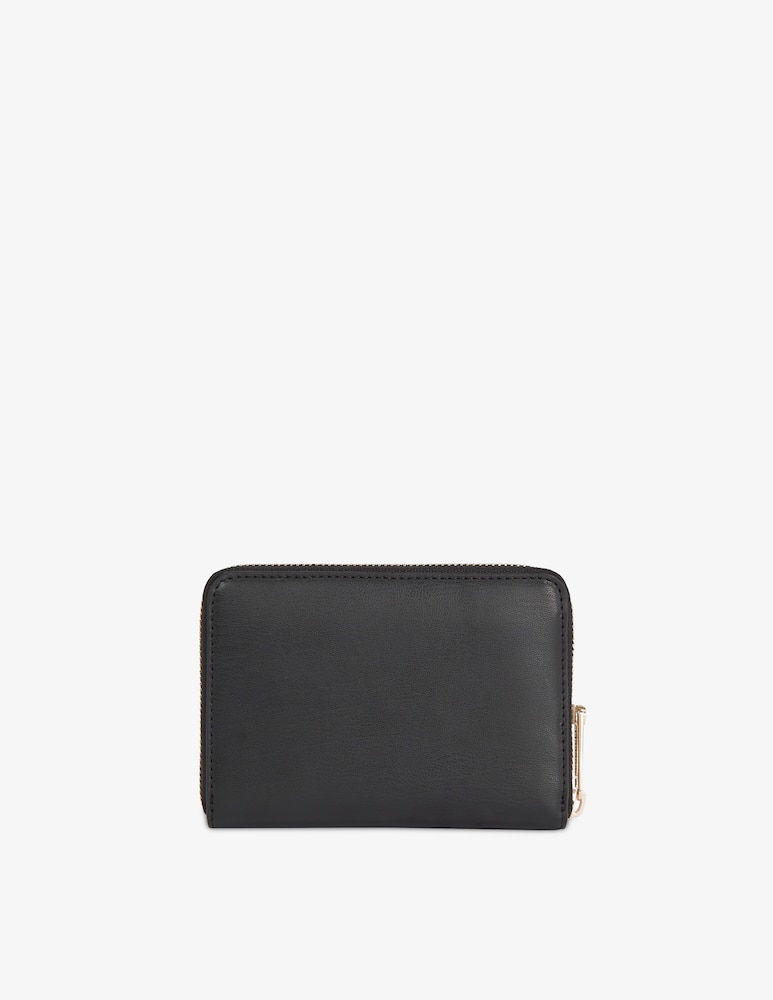 Tommy Hilfiger Portafolgio Chic Medium - immagine 2 Tommy Hilfiger Portafolgio Chic Medium - immagine 2
